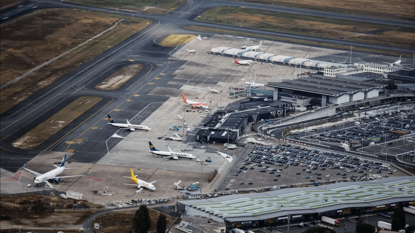 schuifelen Kosmisch Ongemak Bordeaux Mérignac airport (BOD/LFBD) - Cohor